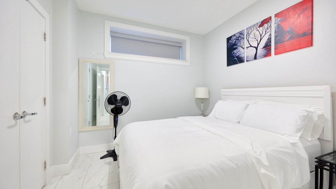 Photo of Bedroom in Renfrew-Collingwood