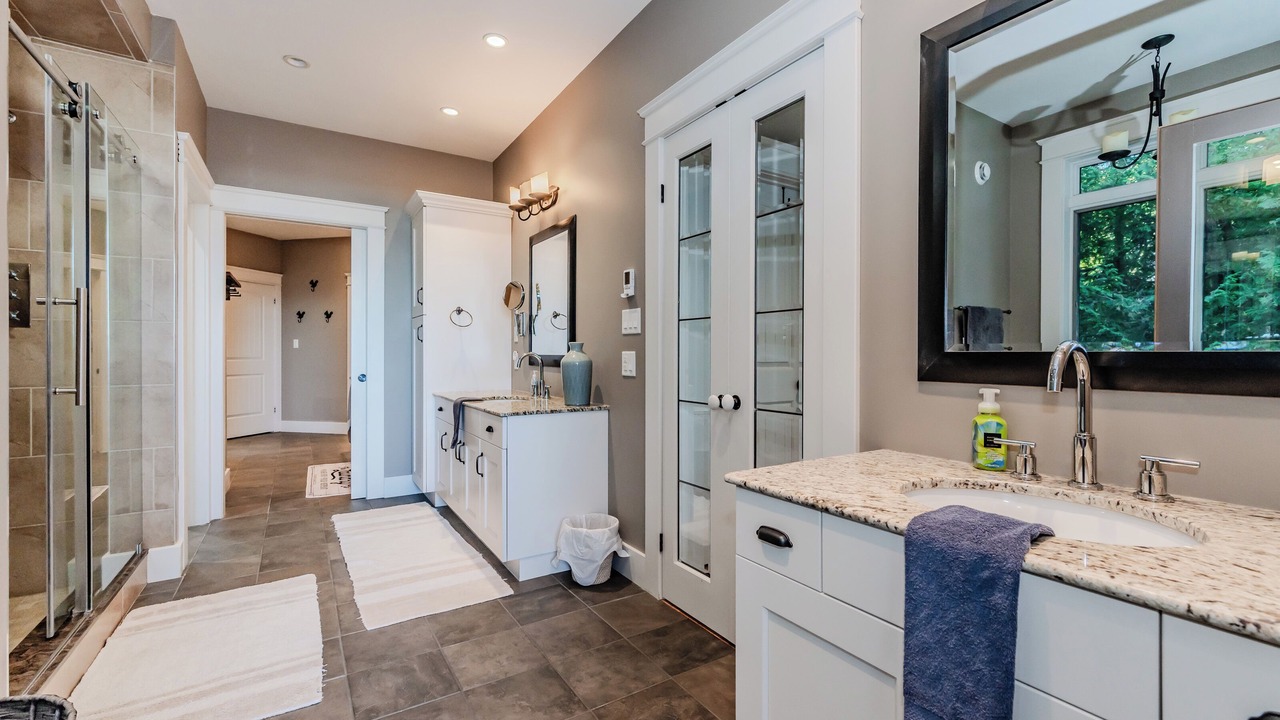 Photo of Bathroom in Lion's Head