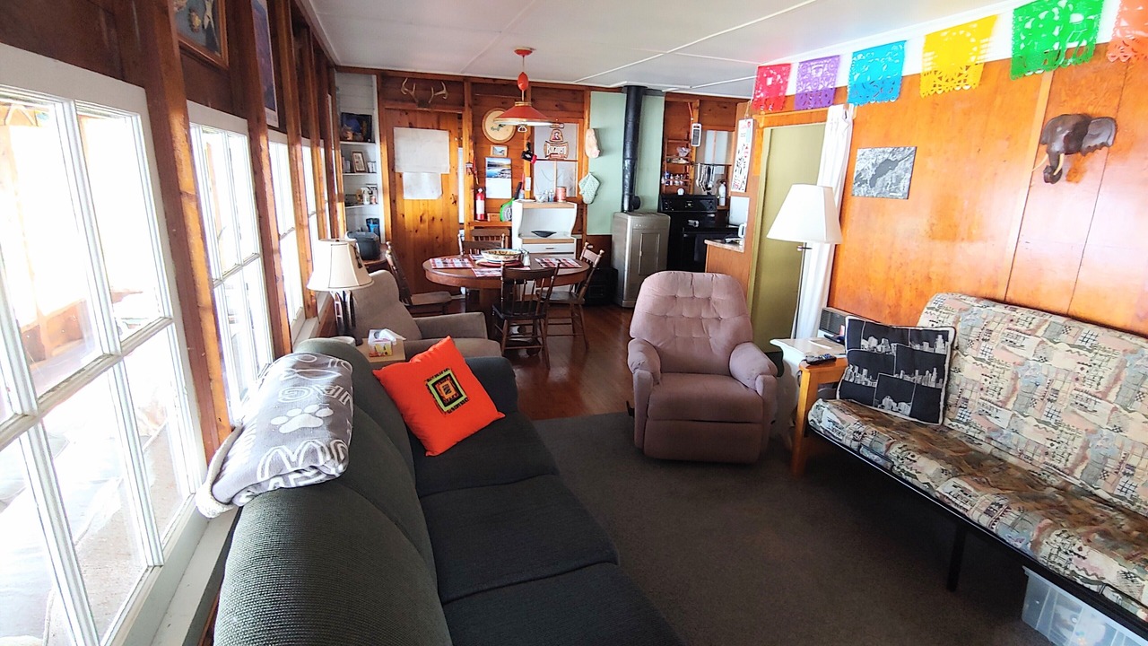 Photo of Livingroom in Centre Hastings