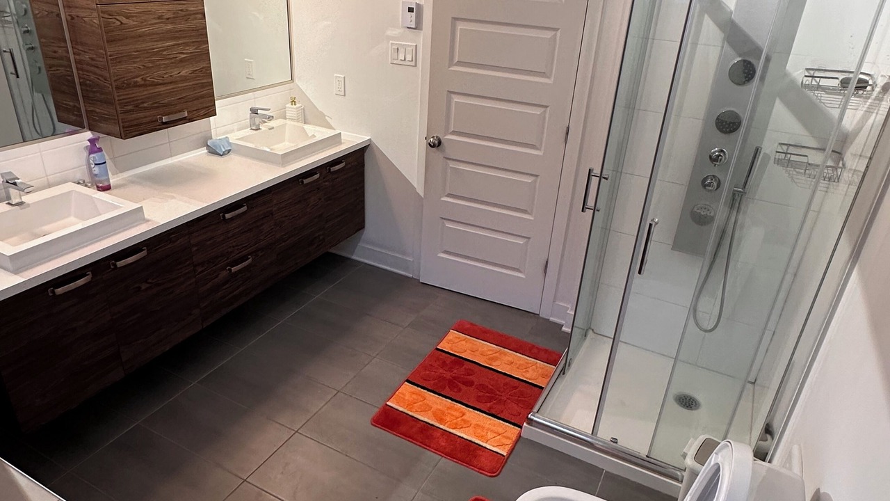 Photo of Bathroom in Mirabel