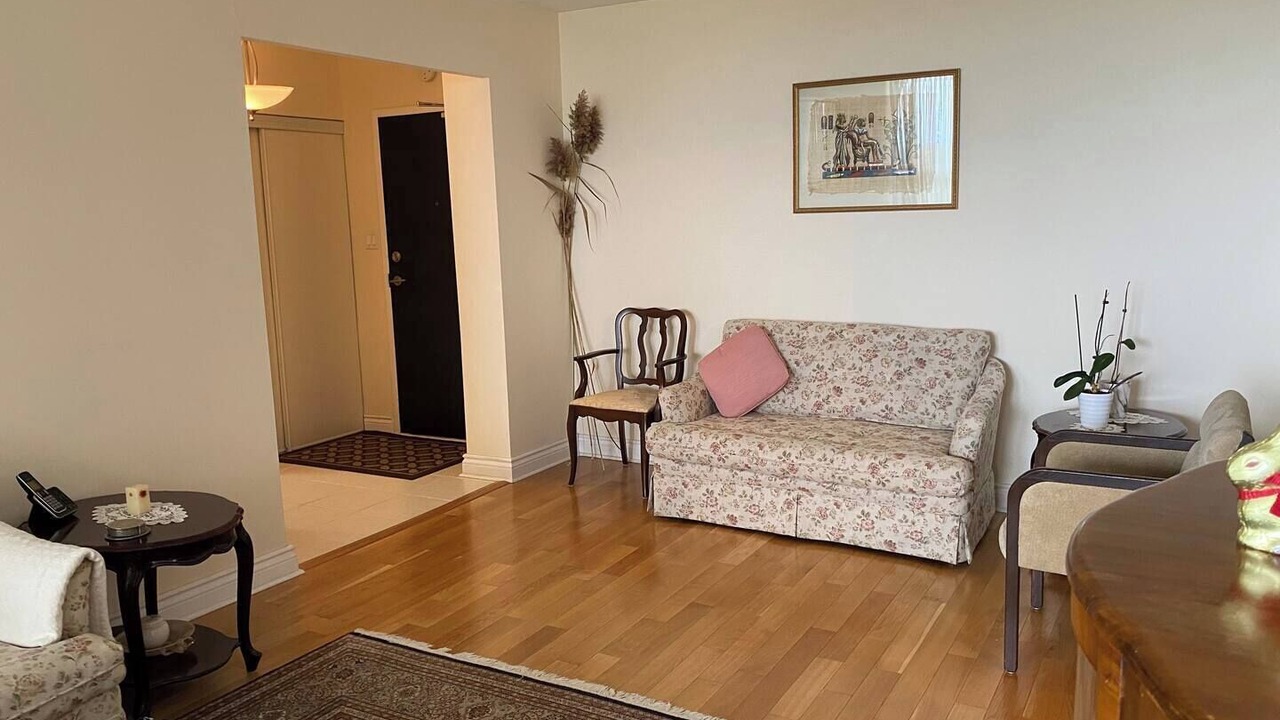 Photo of Livingroom in Flemingdon Park