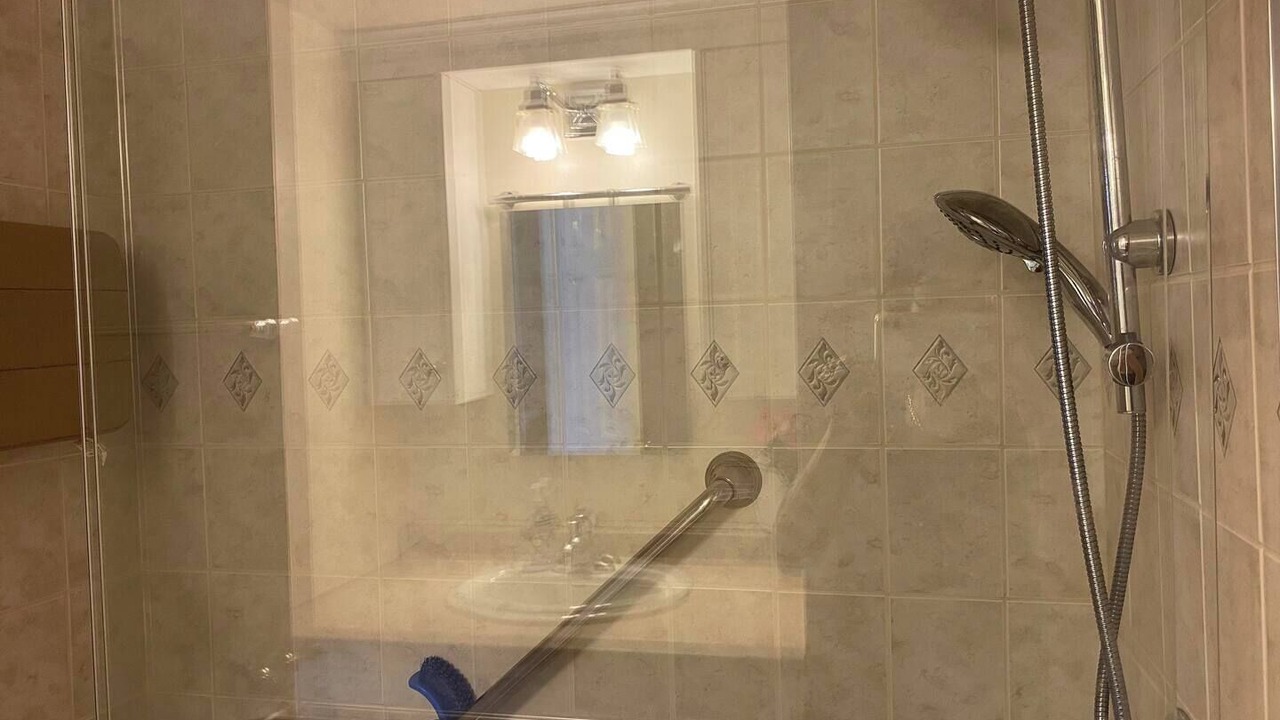 Photo of Bathroom in Flemingdon Park
