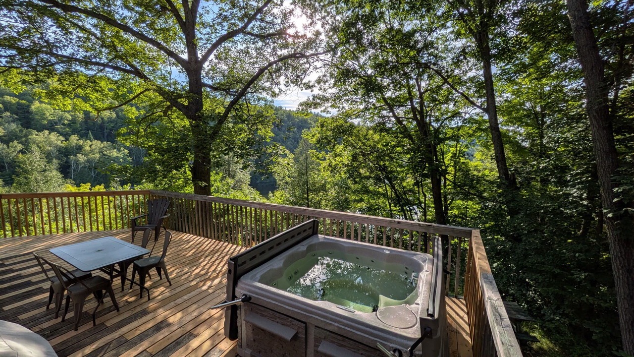 Photo of Patio Balcony in Val-des-Monts