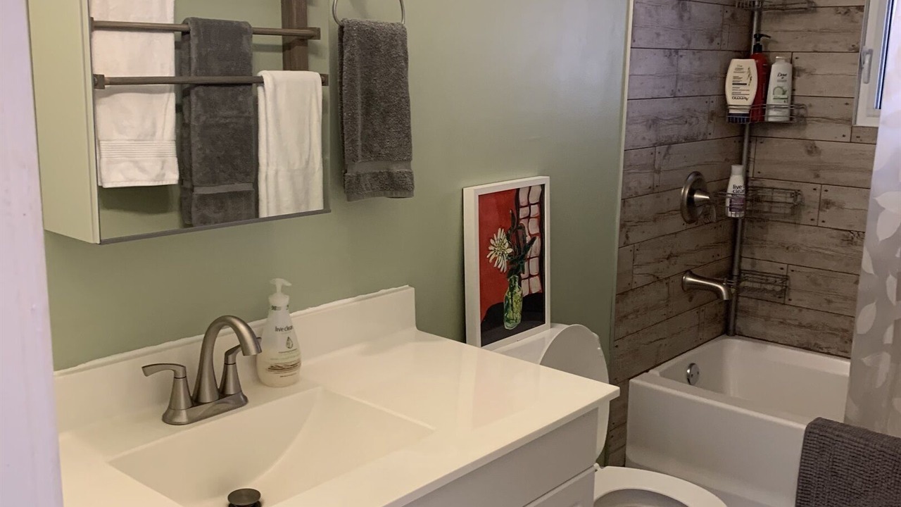 Photo of Bathroom in Val-des-Monts