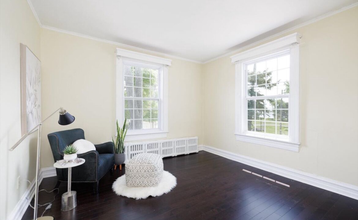 Photo of Livingroom in Pointe Claire