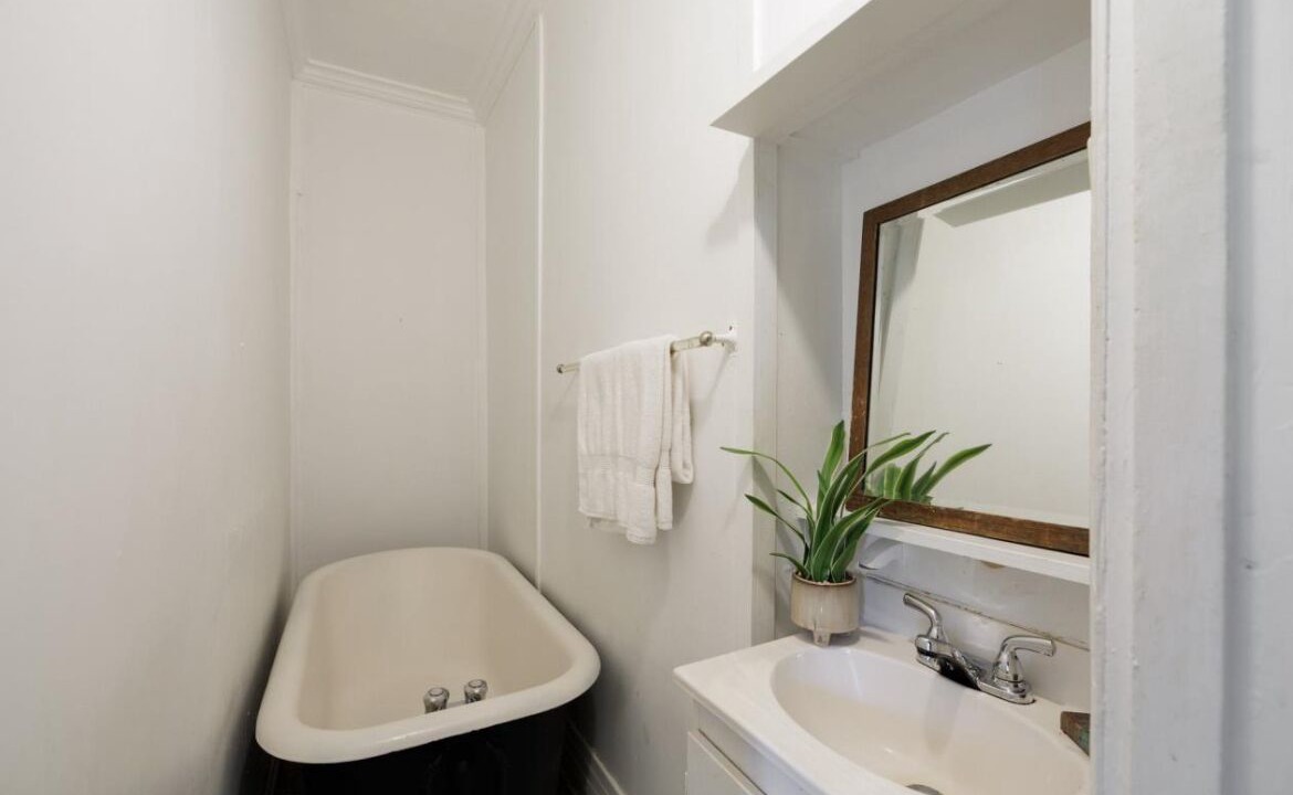 Photo of Bathroom in Pointe Claire