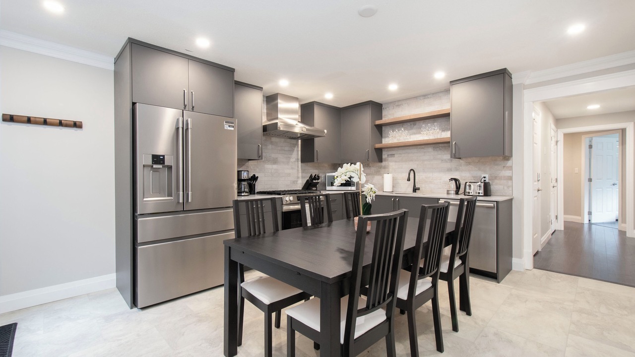 Photo of Kitchen in District of North Vancouver