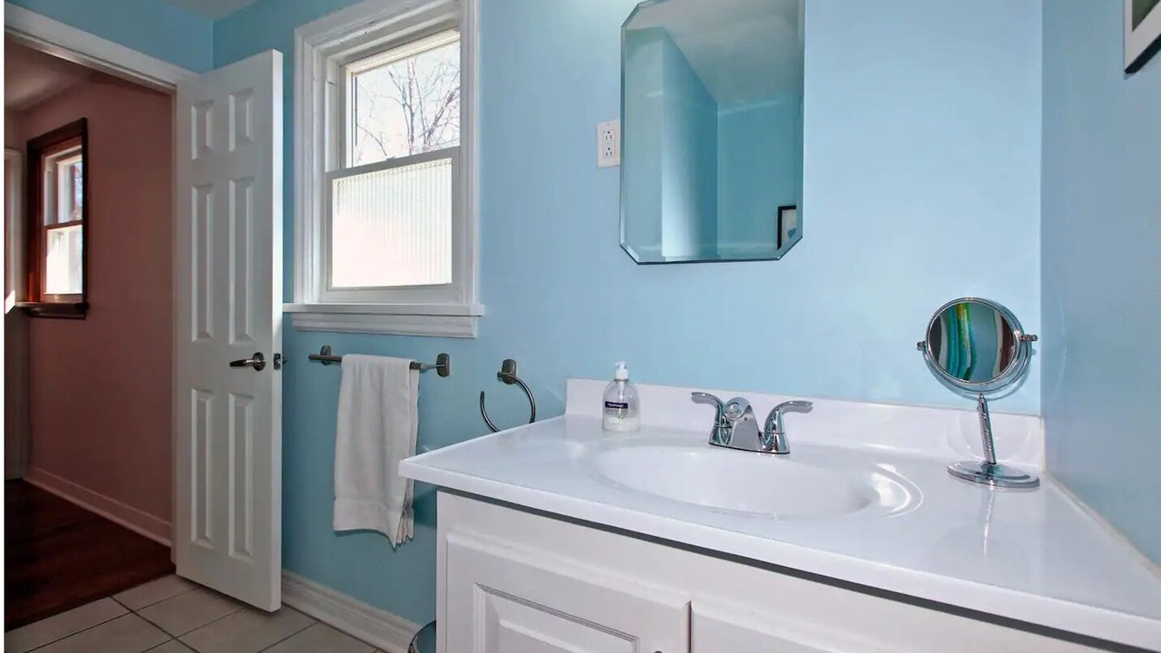 Photo of Bathroom in Niagara Falls