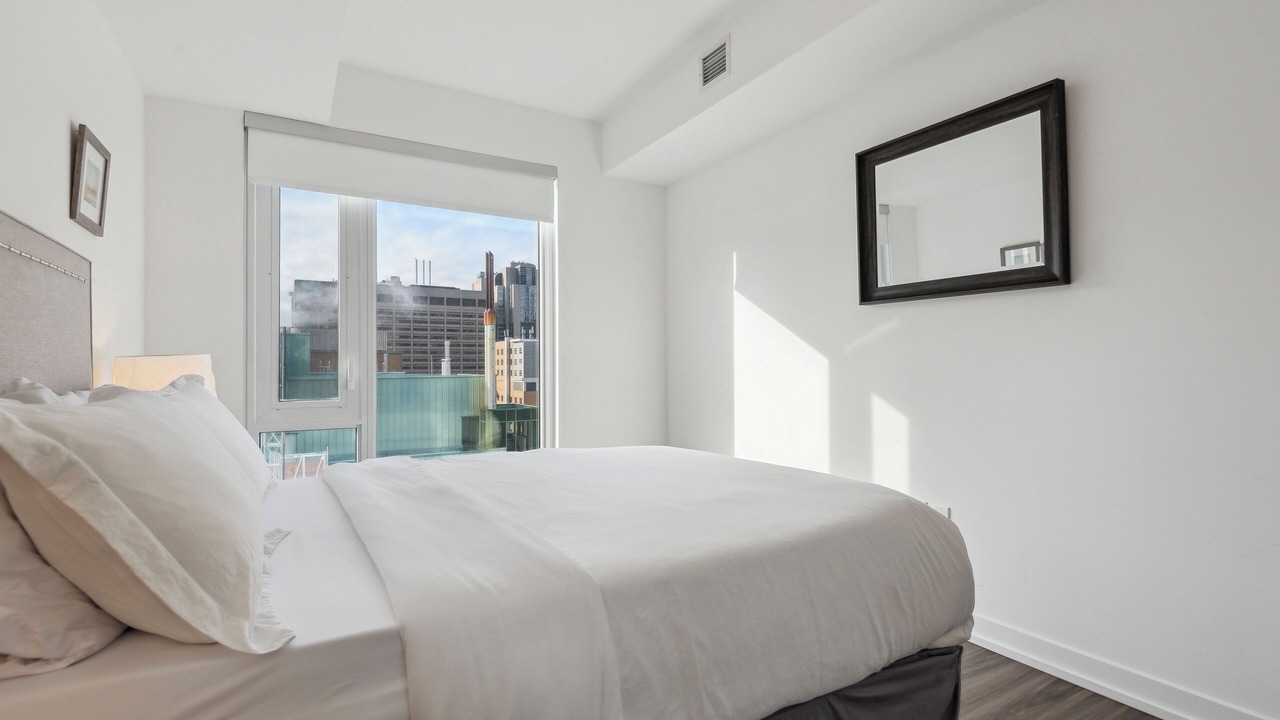 Photo of Bedroom in Bay Street Corridor