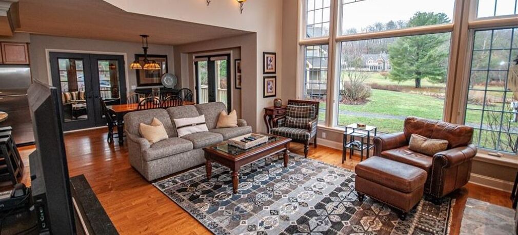 Photo of Livingroom in Port Carling