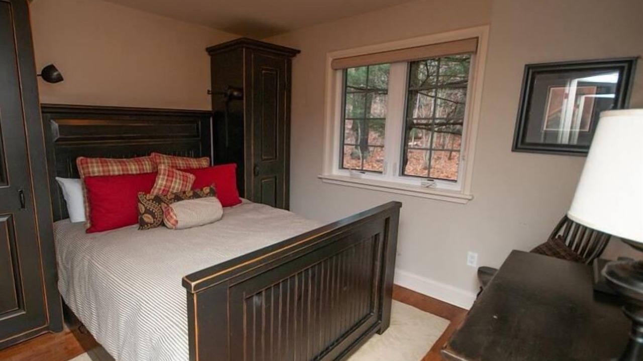 Photo of Bedroom in Port Carling