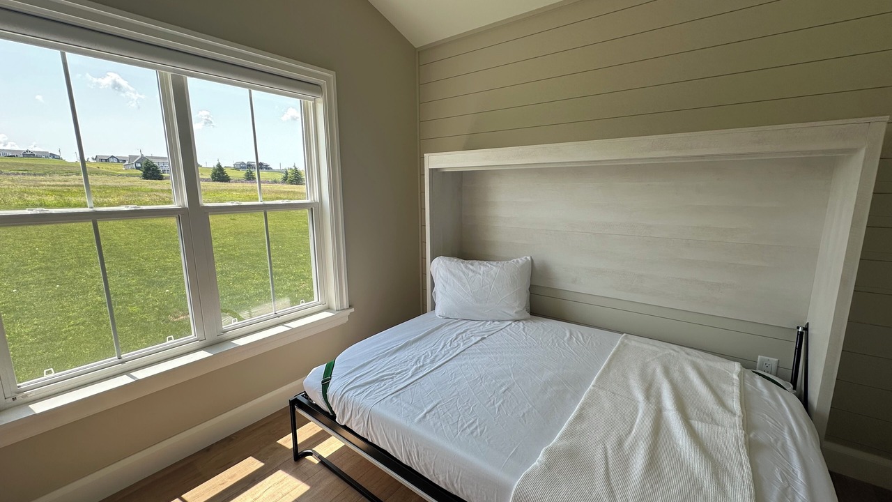 Photo of Bedroom in Clinton