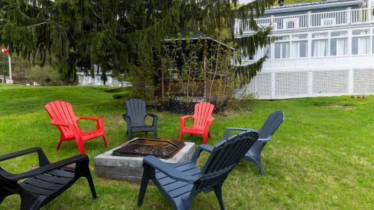 Photo of Others in Petite-Riviere-Saint-Francois