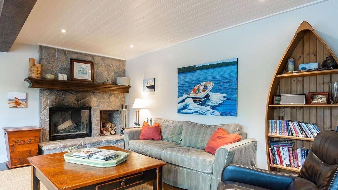 Photo of Livingroom in Muskoka Lakes