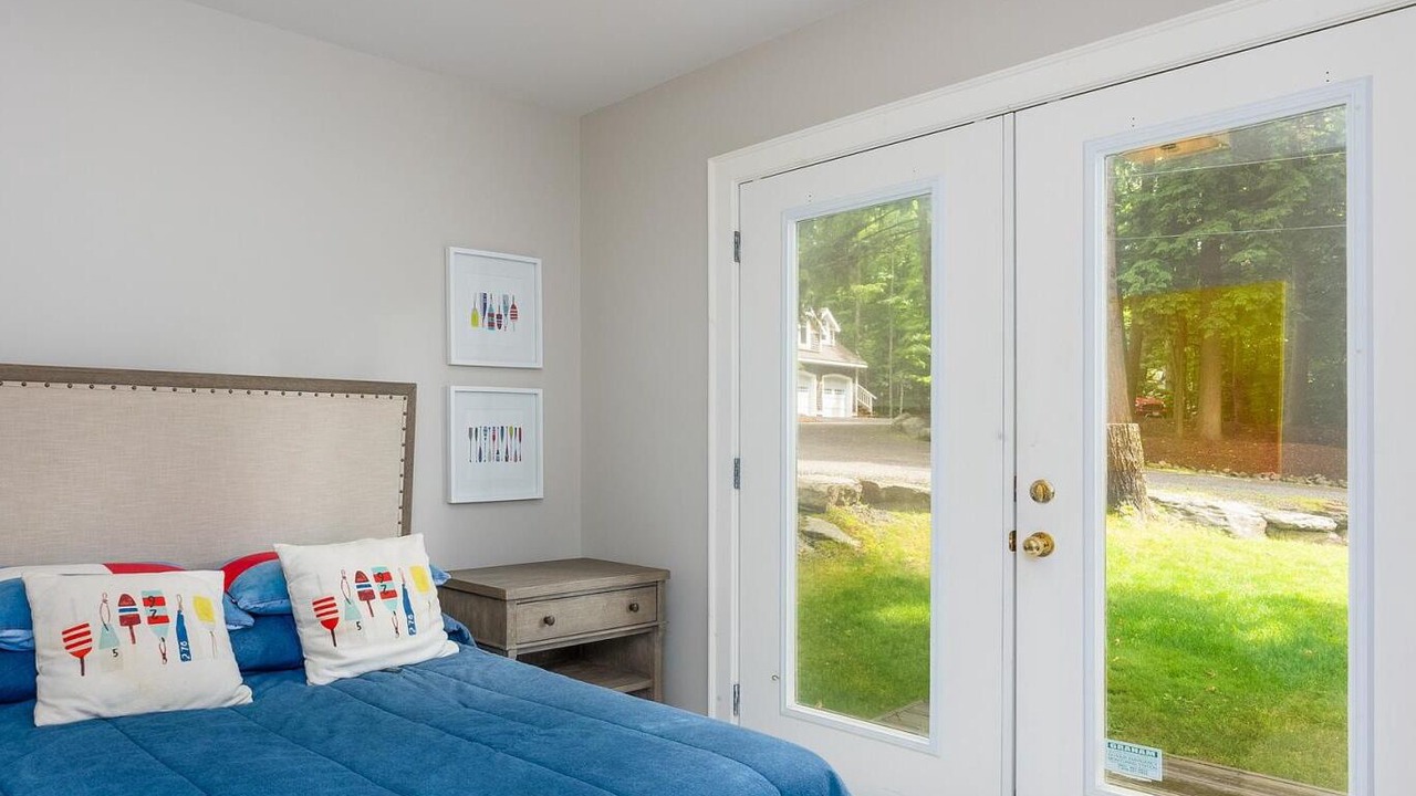 Photo of Bedroom in Muskoka Lakes