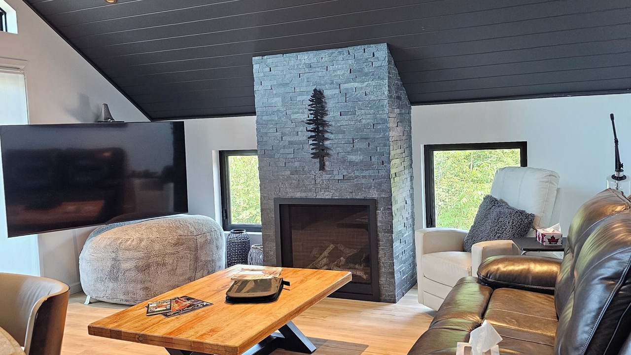 Photo of Livingroom in Utterson