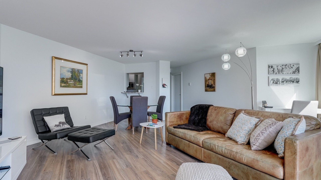 Photo of Livingroom in Downtown Victoria