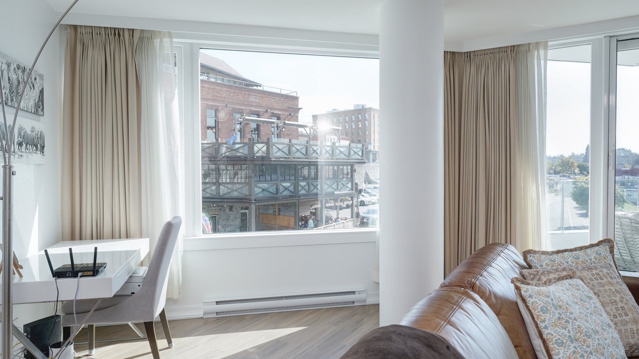 Photo of Livingroom in Downtown Victoria