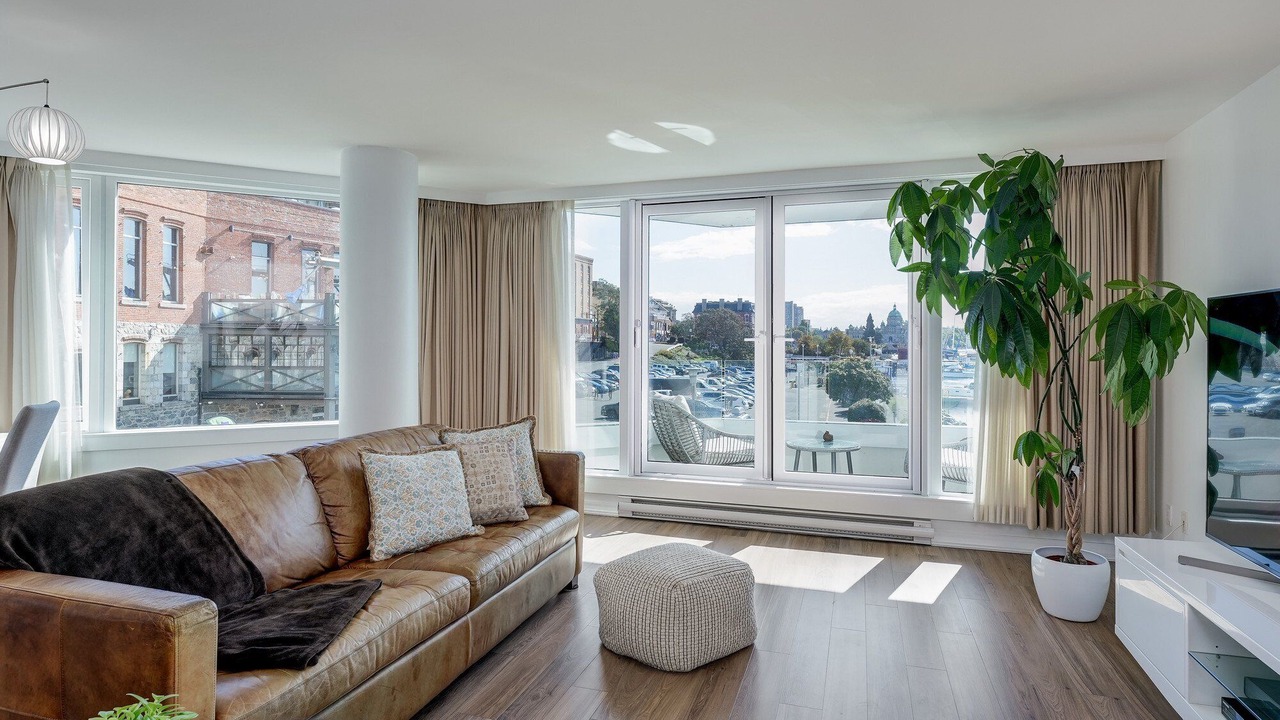 Photo of Livingroom in Downtown Victoria