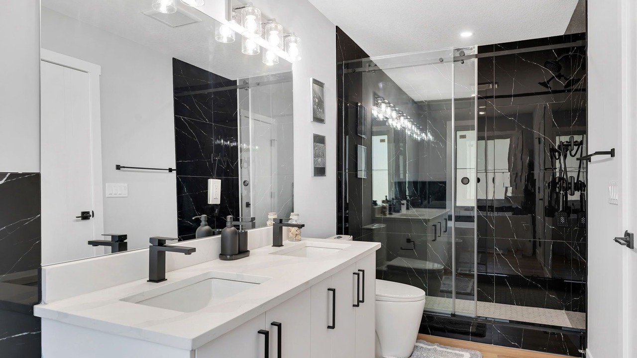 Photo of Bathroom in Haysboro
