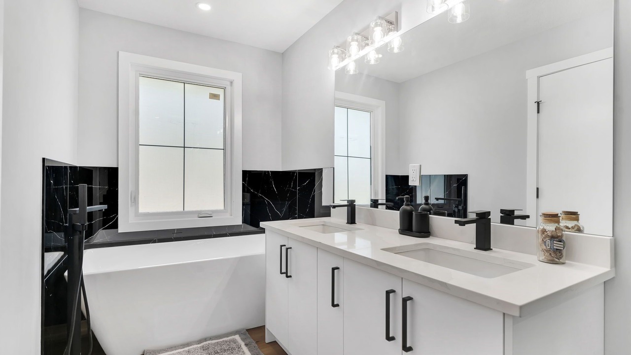 Photo of Bathroom in Haysboro