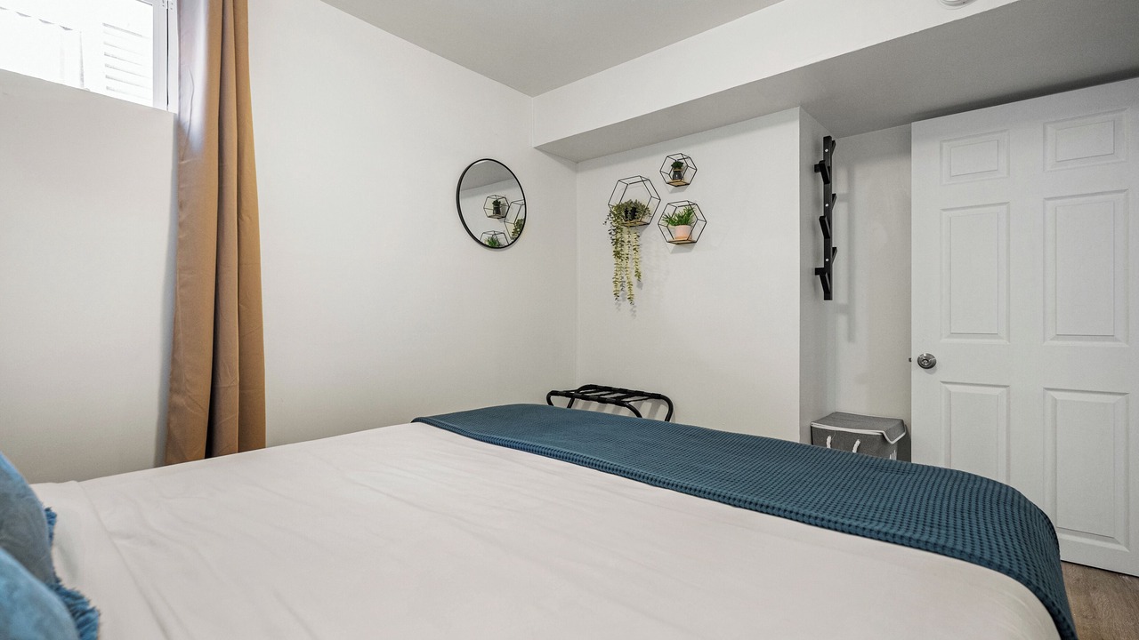 Photo of Bedroom in Forest Lawn