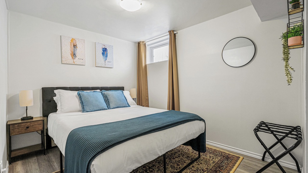 Photo of Bedroom in Forest Lawn