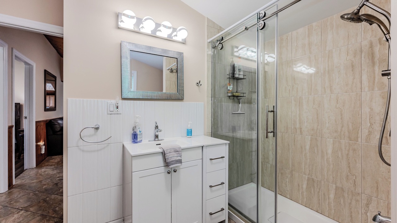 Photo of Bathroom in Lion's Head