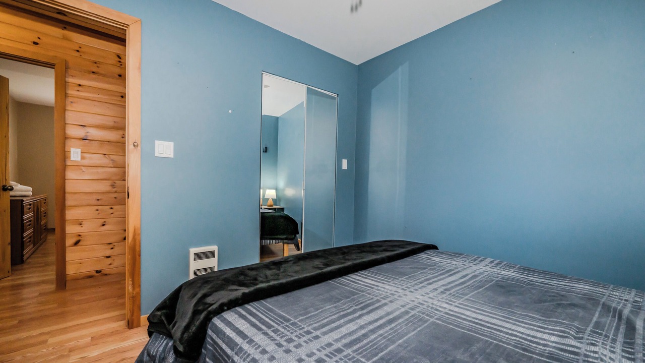 Photo of Bedroom in Miller Lake