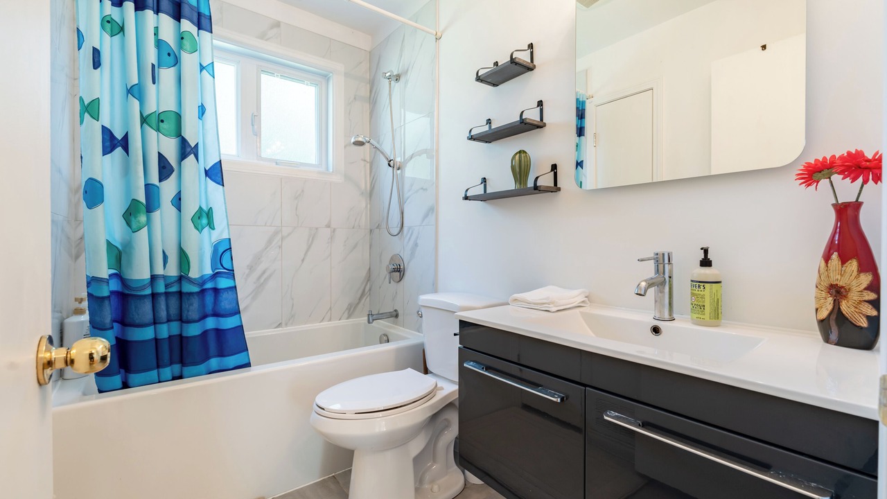 Photo of Bathroom in Saint-Hubert