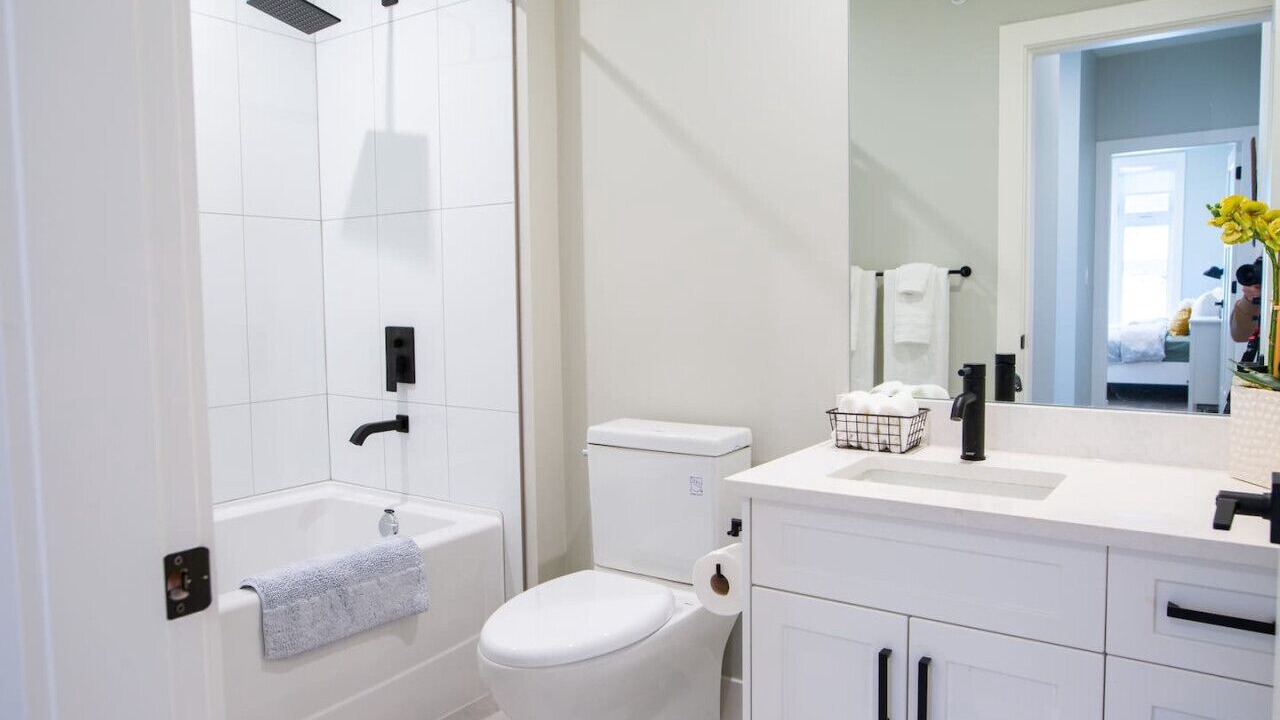 Photo of Bathroom in Harrison Hot Springs