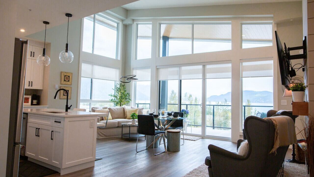 Photo of Livingroom in Harrison Hot Springs