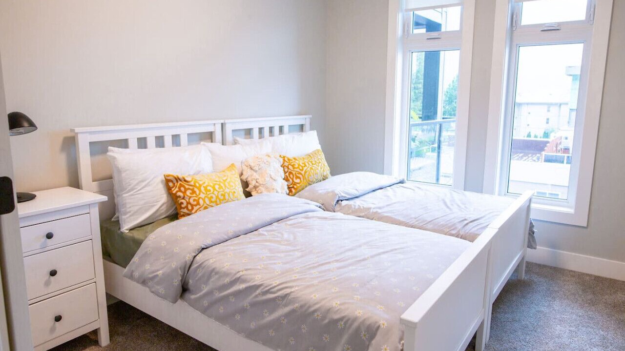 Photo of Bedroom in Harrison Hot Springs