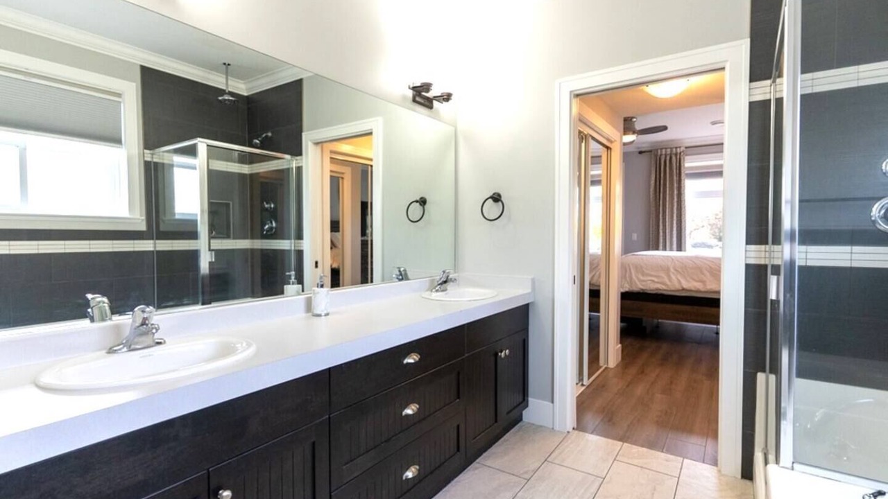 Photo of Bathroom in Okanagan-Similkameen