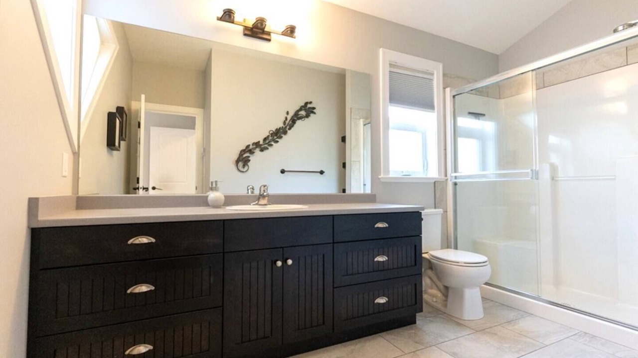 Photo of Bathroom in Okanagan-Similkameen