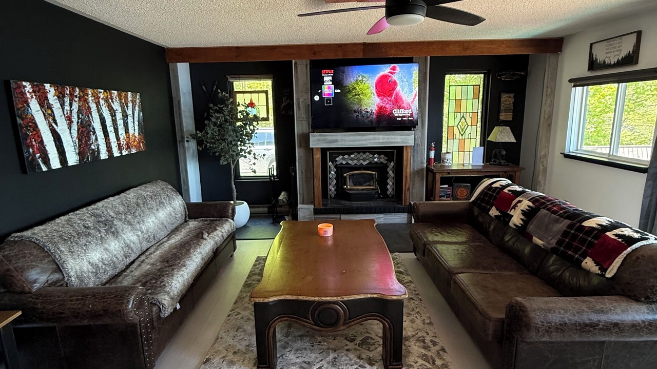 Photo of Livingroom in Utterson
