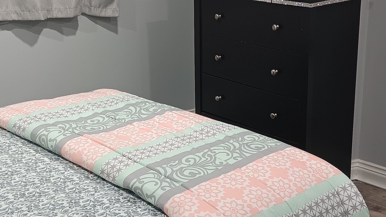 Photo of Bedroom in Bridgeview