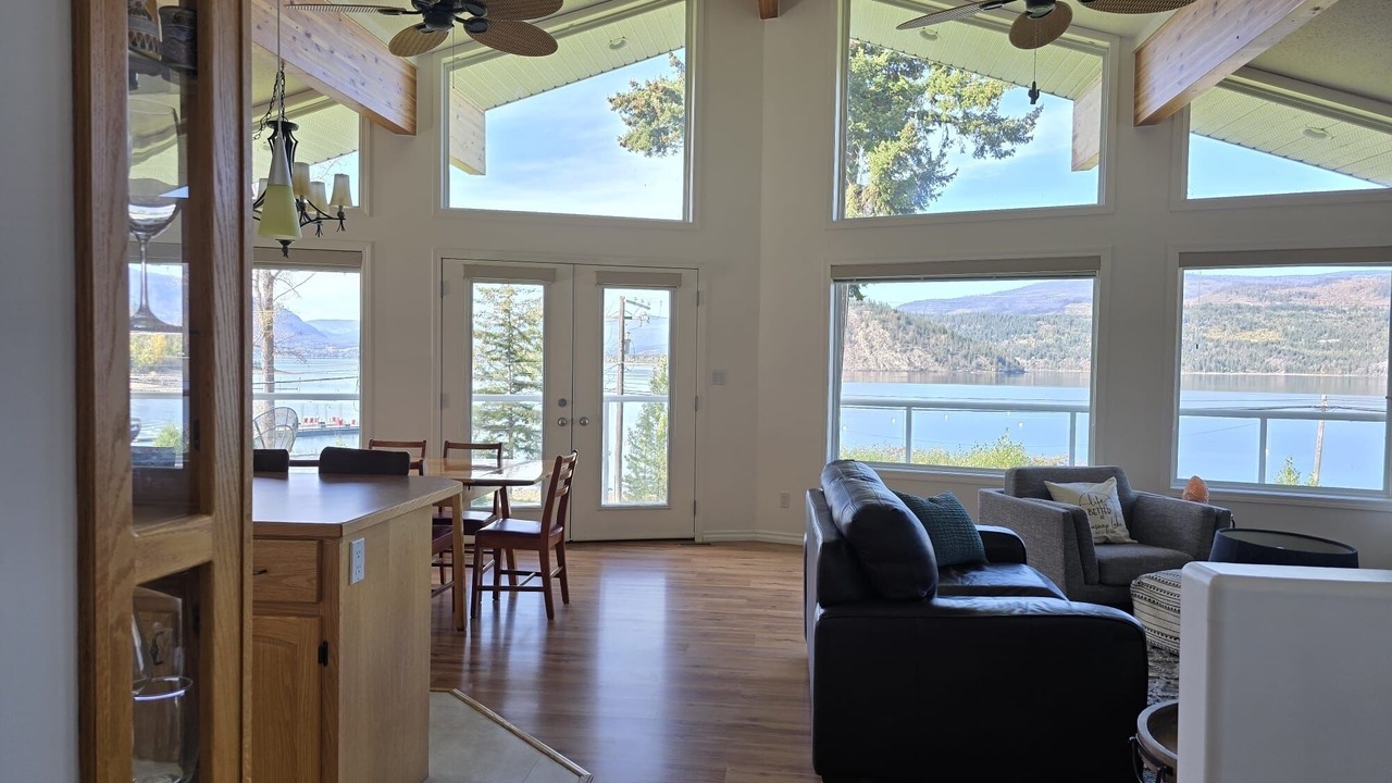 Photo of Livingroom in Blind Bay