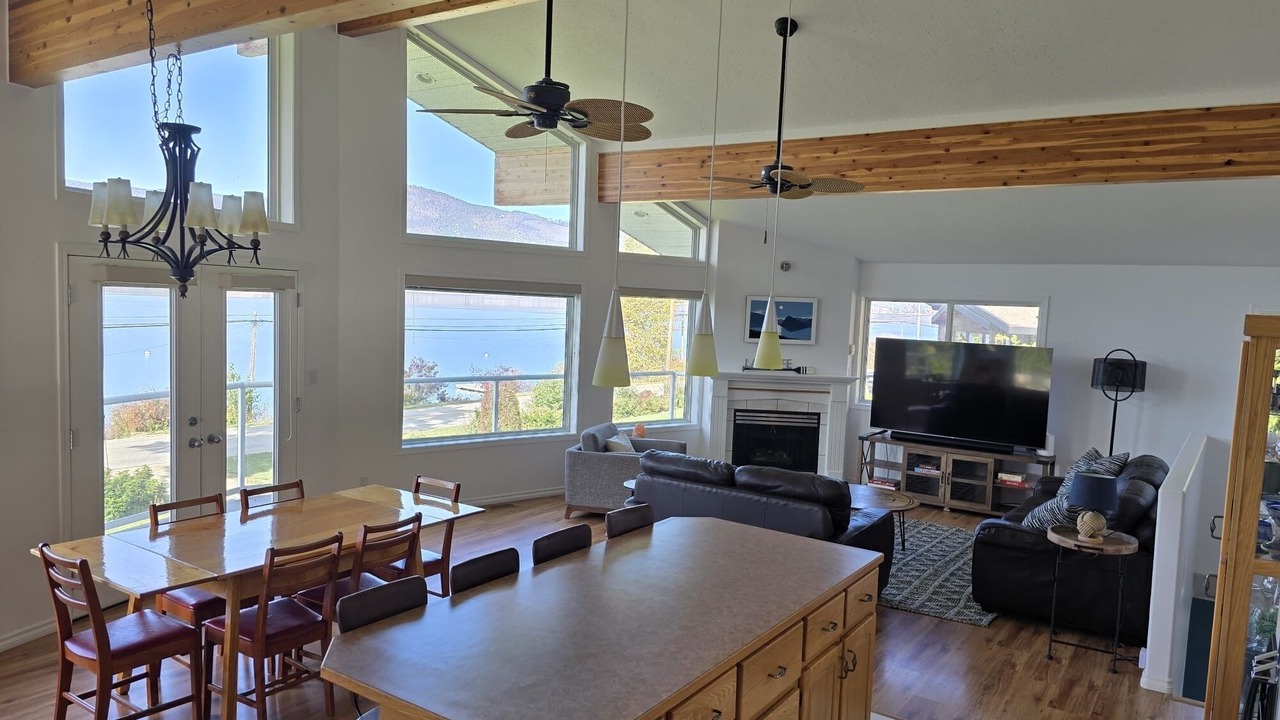 Photo of Livingroom in Blind Bay
