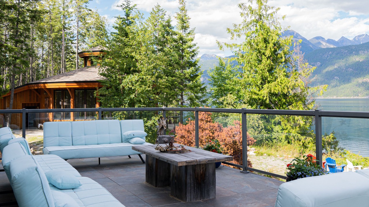 Photo of Patio Balcony in Kaslo