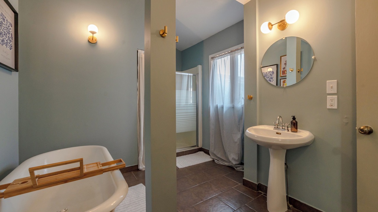 Photo of Bathroom in Okanagan-Similkameen