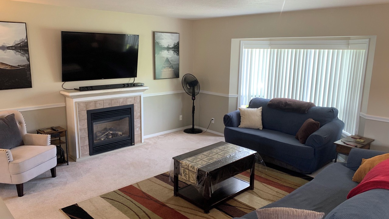 Photo of Livingroom in Courtenay