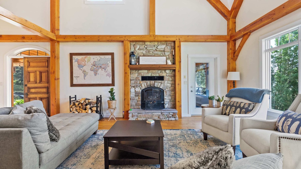 Photo of Livingroom in Millarville