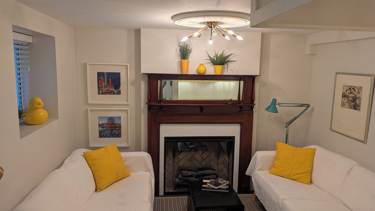 Photo of Livingroom in Riley Park
