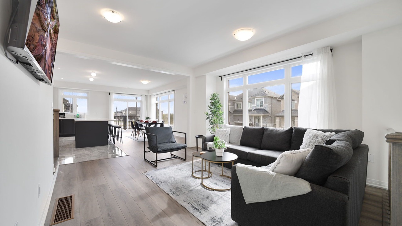 Photo of Livingroom in Pickering