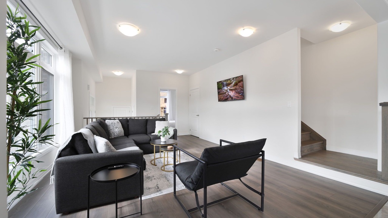 Photo of Livingroom in Pickering