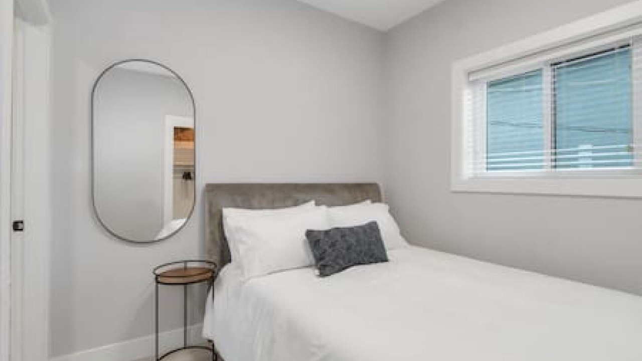 Photo of Bedroom in Sunset