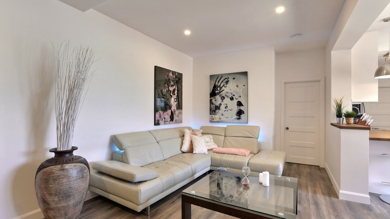 Photo of Livingroom in Desjardins