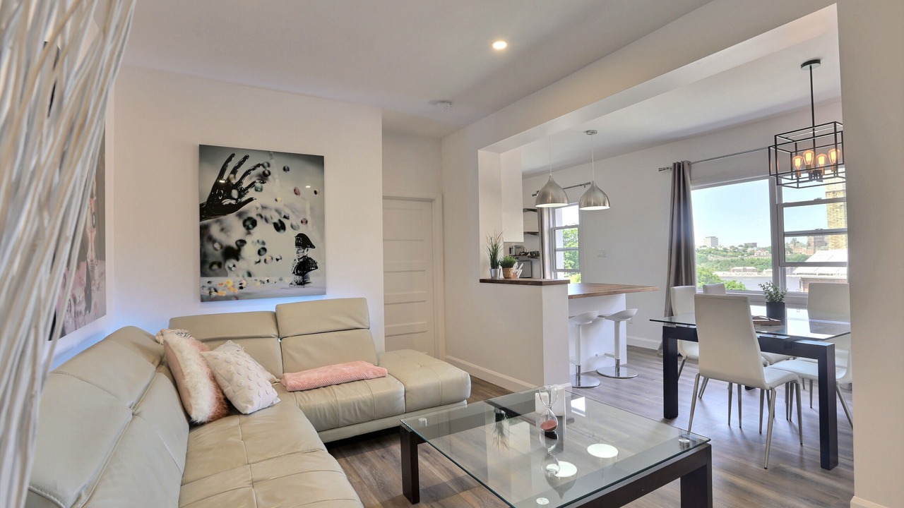 Photo of Livingroom in Desjardins