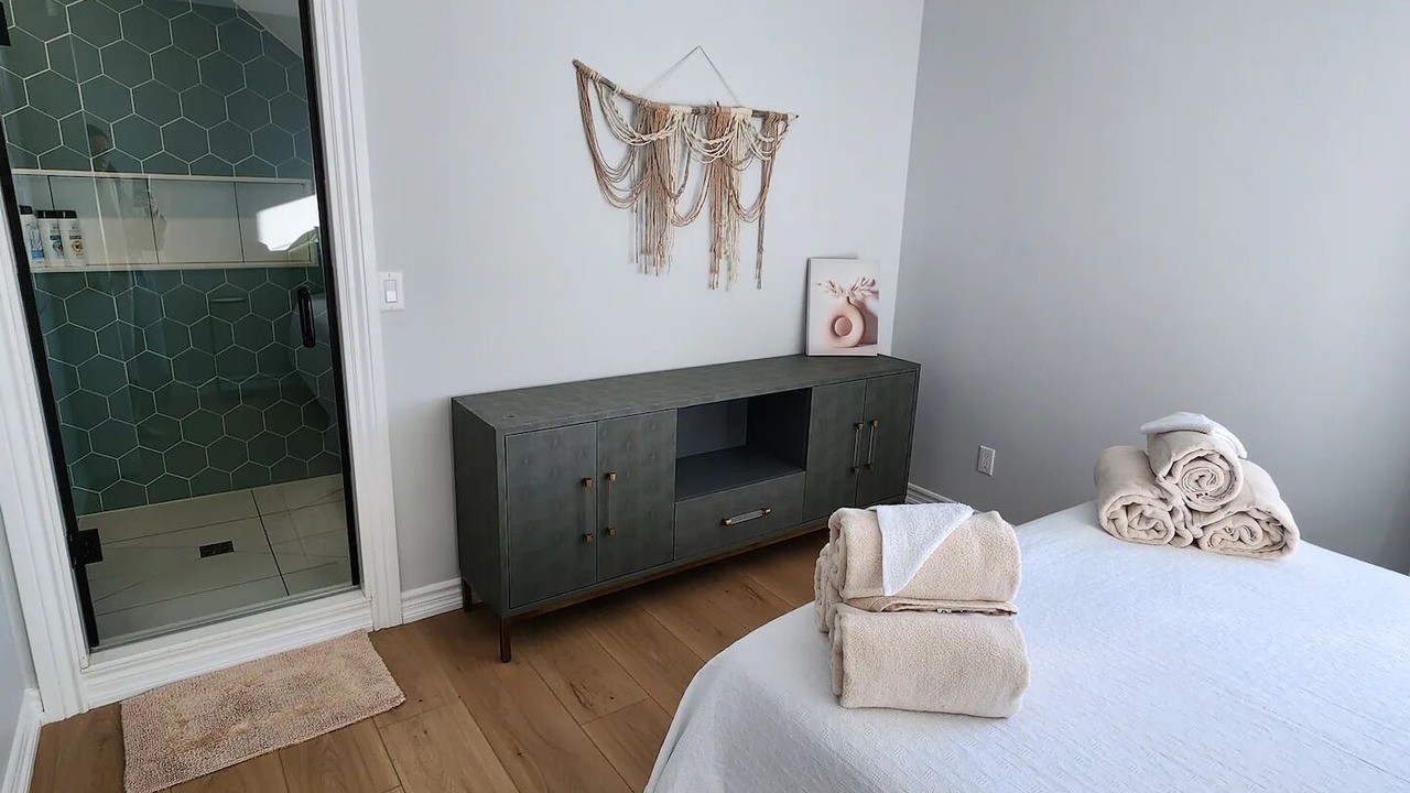 Photo of Bedroom in Alcona